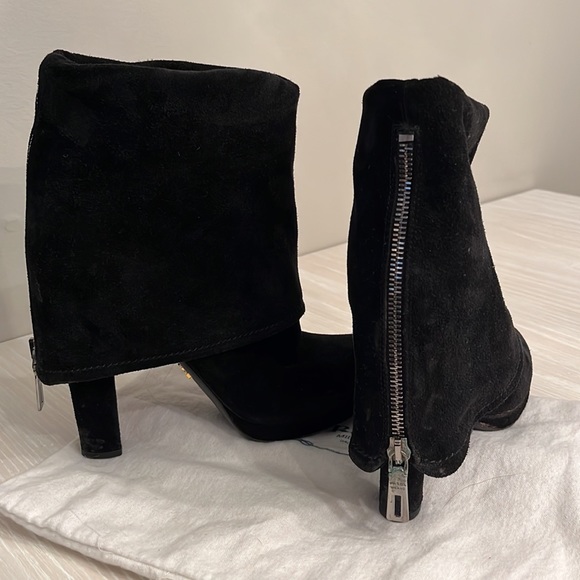 Prada black suede convertible fold down bootie. Size 38.5 (euro)/ size 8.5 (USA) - Picture 4 of 9